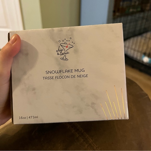 NIB Chic & Tonic Snowflake Navy Blue Ceramic Mug - Picture 3 of 4